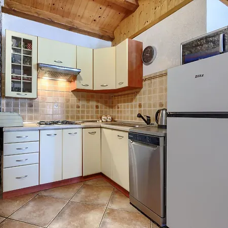 Pinezici-1 By Interhome