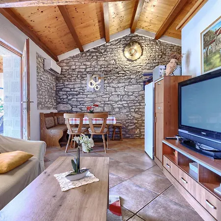 Σπίτι διακοπών Pinezici-1 By Interhome *