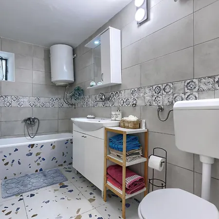 Pinezici - Rca150 By Interhome Marcana