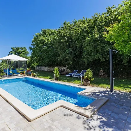 Pinezici - Rca150 By Interhome * Marčana