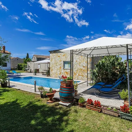 Pinezici - Rca150 By Interhome Marcana